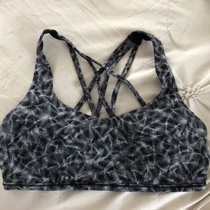 Lululemon sports bra